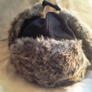 One Size fits all eskimo hat.